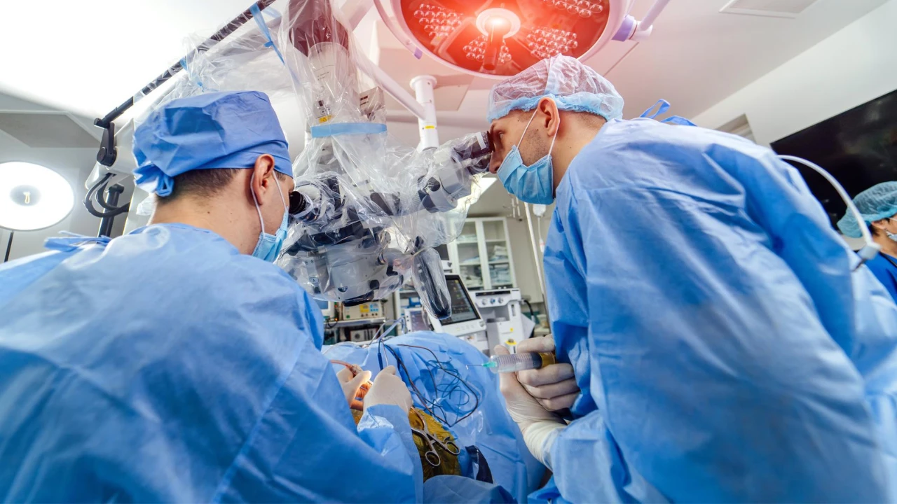 ⁠Fluorescence guided cancer surgery